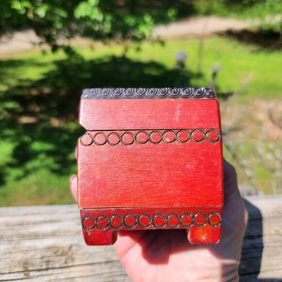Vintage Hand Carved Wooden Polish Trinket Box With Intricate Circle & Swirl Desi - Picture 5 of 12